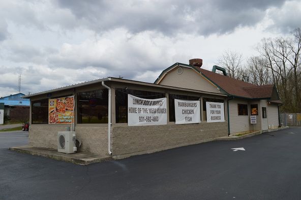 The Lunch Box: 268 Colyar Street, Tracy City, TN 37387